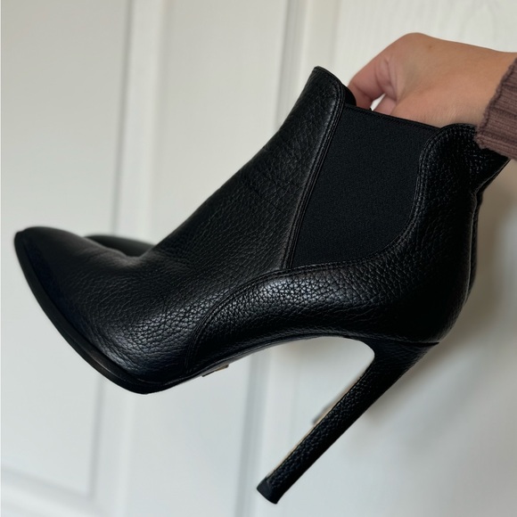 Louis Vuitton Ultimate Black Leather Chelsea Ankle Boot Heels Size 38.5 IT/8.5US - Picture 12 of 15